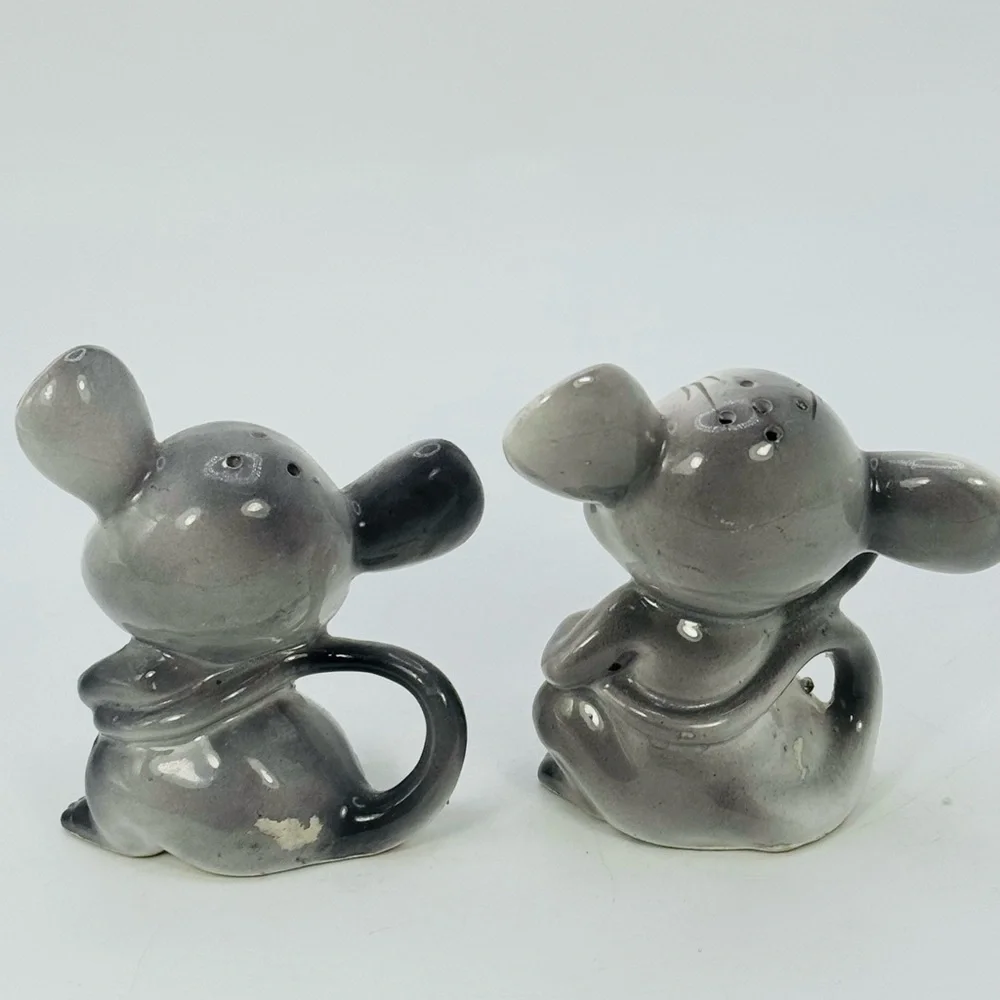 Vintage 1950s ArtMark Mouse Salt & Pepper Shaker Mice Pair Japan Kitschy.